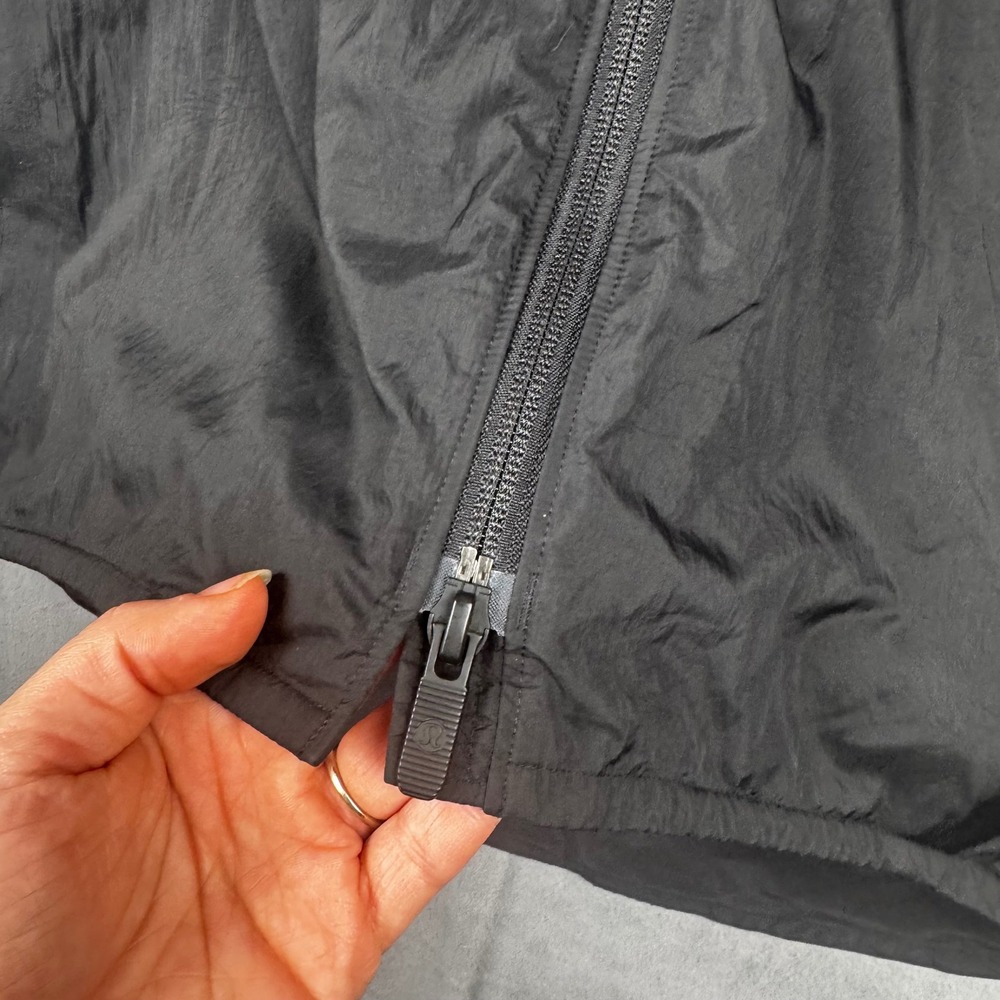 Lululemon Black seek the sky Longline Hooded Windbreaker Jacket Size 6 LW4BETS - Picture 3 of 9